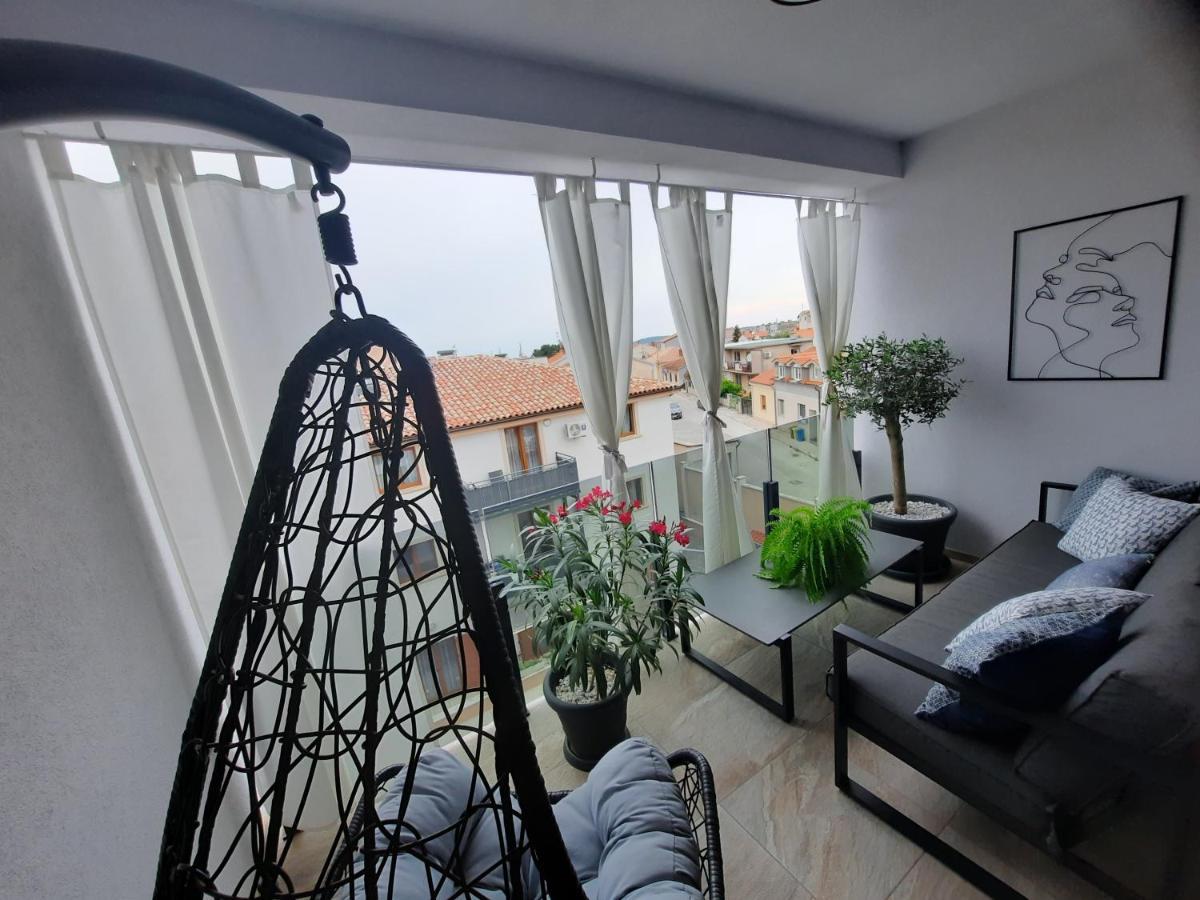 Enjoy Pula - New Apt With Terrace And Free Parking Garage Exterior foto
